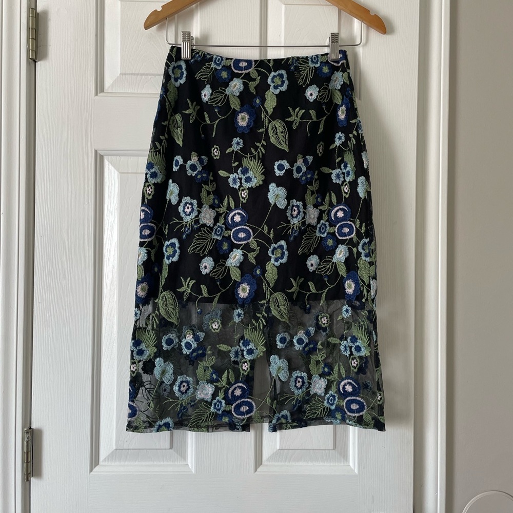 BCBGeneration Floral Embroidered Mesh Midi Skirt - Size 4 0280
